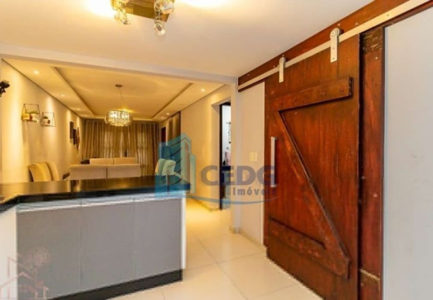 Imagem Casa com 3 Quartos à Venda, 130 m² em Jardim Das Américas - Curitiba Imagem Casa com 3 Quartos à Venda, 130 m² em Jardim Das Américas - Curitiba