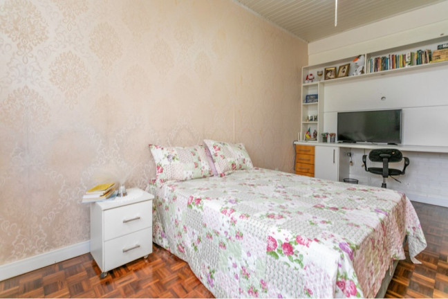 Imagem Casa com 3 Quartos à Venda, 214 m² em São Sebastião - Porto Alegre Imagem Casa com 3 Quartos à Venda, 214 m² em São Sebastião - Porto Alegre