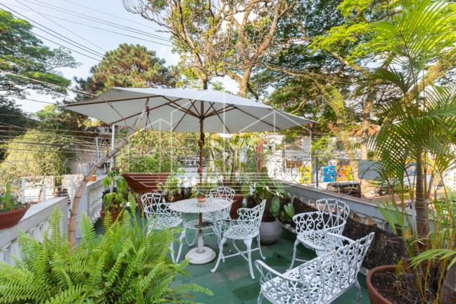 Imagem Casa com 3 Quartos à Venda, 332 m² em Jardim Europa - São Paulo Imagem Casa com 3 Quartos à Venda, 332 m² em Jardim Europa - São Paulo