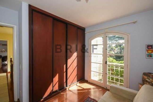 Imagem Casa com 4 Quartos à Venda, 211 m² em Jardim Londrina - São Paulo Imagem Casa com 4 Quartos à Venda, 211 m² em Jardim Londrina - São Paulo