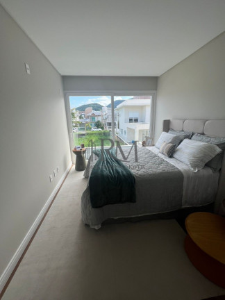 Imagem Casa com 4 Quartos à Venda, em Pedra Branca - Palhoça Imagem Casa com 4 Quartos à Venda, em Pedra Branca - Palhoça
