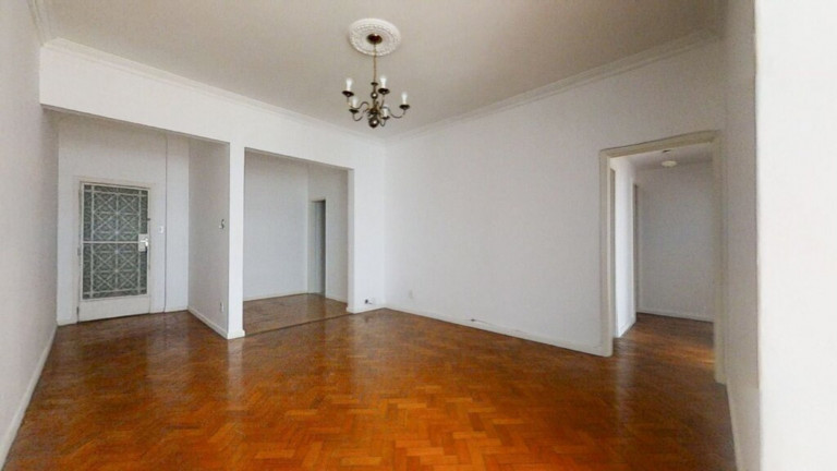 Imagem Imóvel com 3 Quartos à Venda, 110 m² em Copacabana - Rio De Janeiro Imagem Imóvel com 3 Quartos à Venda, 110 m² em Copacabana - Rio De Janeiro