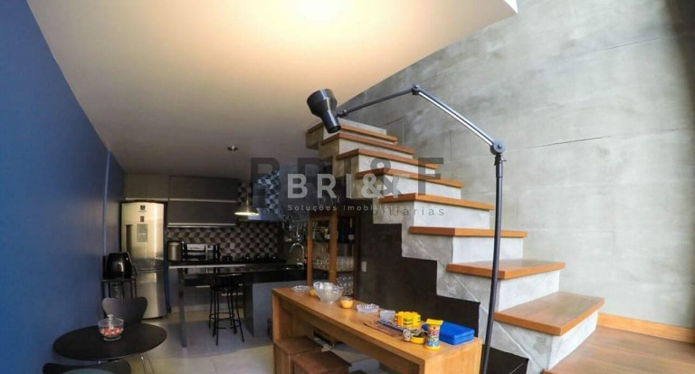 Imagem Sobrado com 10 Quartos à Venda, 350 m² em Campo Belo - São Paulo