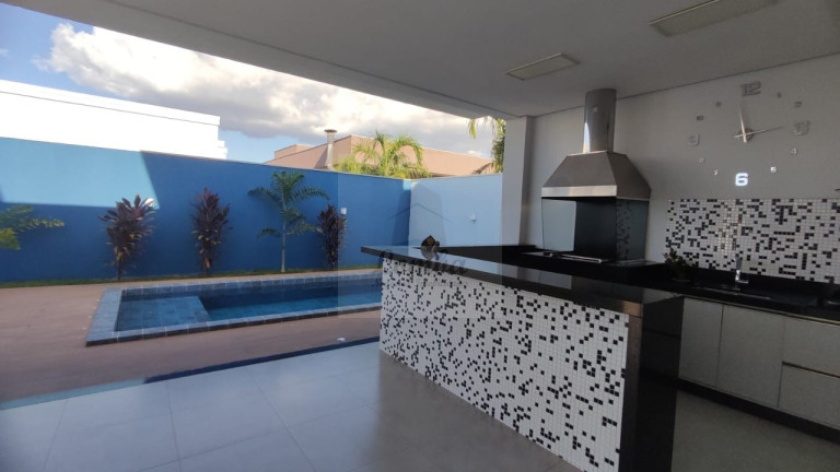 Imagem Casa com 4 Quartos à Venda, 406 m² em Jardim Itália - Cuiabá