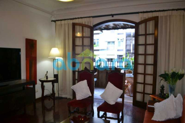 Imagem Apartamento com 4 Quartos à Venda, 185 m² em Copacabana - Rio De Janeiro Imagem Apartamento com 4 Quartos à Venda, 185 m² em Copacabana - Rio De Janeiro