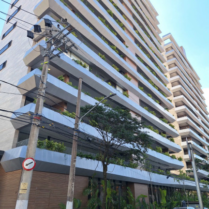 Apartamento com 3 Quartos à Venda, 195 m² em Vila Nova Conceição - São Paulo