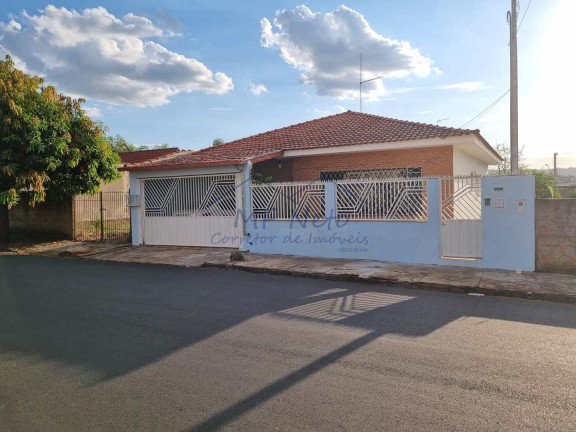 Casa com 3 Quartos para Alugar, 300 m² em Jardim Carlos Gomes - Pirassununga