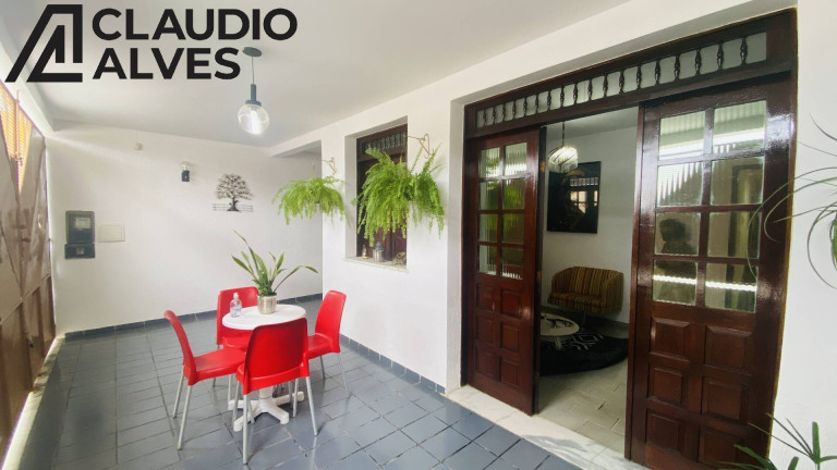 Casa com 4 Quartos à Venda, 200 m² em Capuchinhos - Feira De Santana