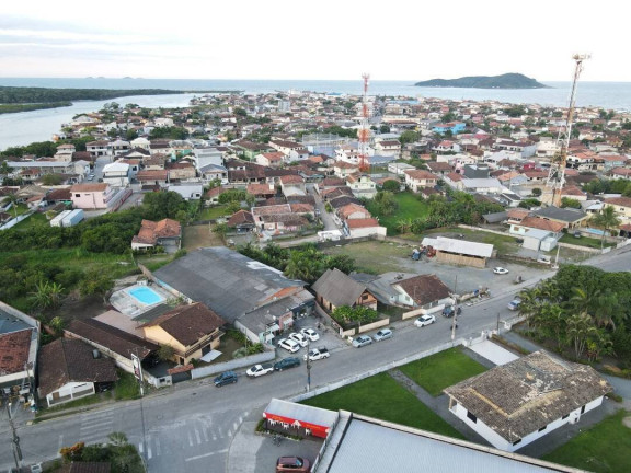 Imagem Casa com 3 Quartos à Venda, 200 m² em Centro - Balneário Barra Do Sul Imagem Casa com 3 Quartos à Venda, 200 m² em Centro - Balneário Barra Do Sul