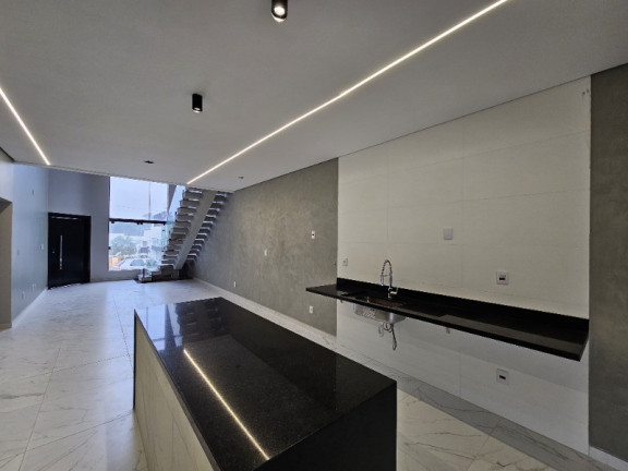 Imagem Casa com 4 Quartos à Venda, 241 m² em Ponta Negra - Manaus