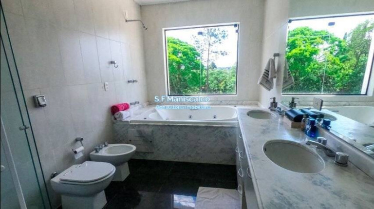 Imagem Casa com 4 Quartos à Venda, 1.340 m² em Granja Viana - Cotia Imagem Casa com 4 Quartos à Venda, 1.340 m² em Granja Viana - Cotia