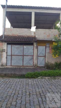 Casa com 2 Quartos à Venda, 