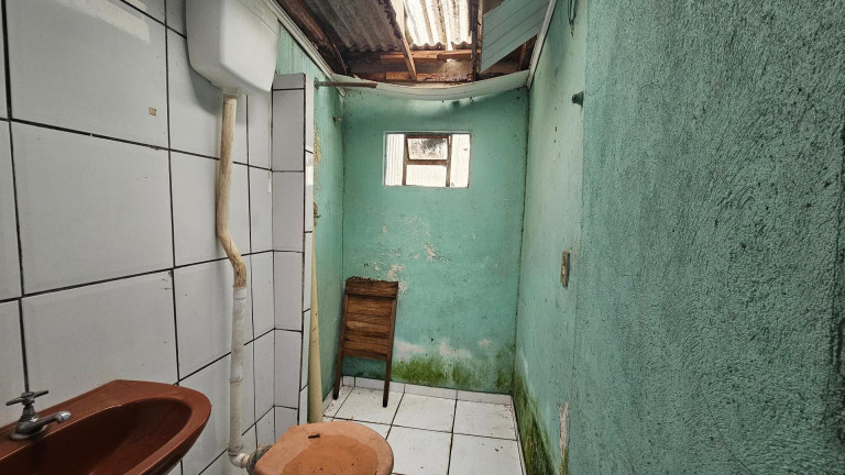 Imagem Casa com 2 Quartos à Venda, 88 m² em Sítio Cercado - Curitiba Imagem Casa com 2 Quartos à Venda, 88 m² em Sítio Cercado - Curitiba