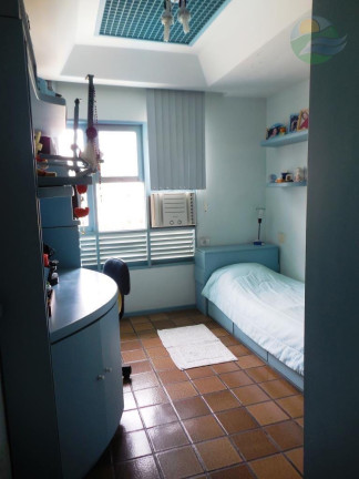 Imagem Casa com 5 Quartos à Venda, 300 m²
