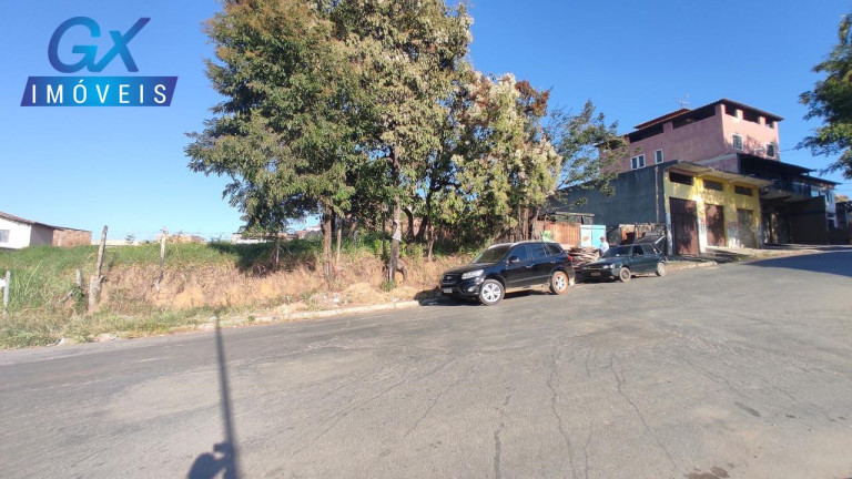 Imagem Terreno à Venda, 1.440 m² em Novo Retiro - Esmeraldas Imagem Terreno à Venda, 1.440 m² em Novo Retiro - Esmeraldas