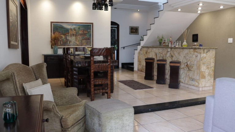 Imagem Casa com 3 Quartos à Venda, 349 m² em São Jorge - Santos Imagem Casa com 3 Quartos à Venda, 349 m² em São Jorge - Santos