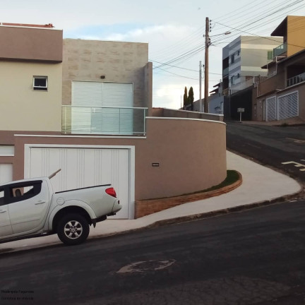 Imagem Sobrado com 4 Quartos à Venda, 215 m² em Residencial Morumbí - Poços De Caldas