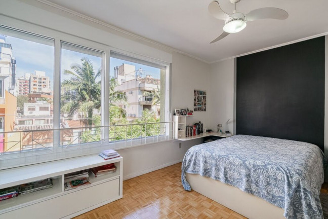 Imagem Imóvel com 3 Quartos à Venda, 204 m² em Rio Branco - Porto Alegre Imagem Imóvel com 3 Quartos à Venda, 204 m² em Rio Branco - Porto Alegre