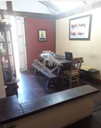 Imagem Casa com 3 Quartos à Venda, 360 m² em Piratininga - Niterói