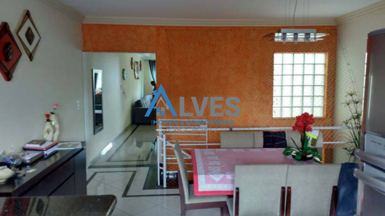 Imagem Casa com 4 Quartos à Venda, 245 m² em Parque Jaçatuba - Santo André