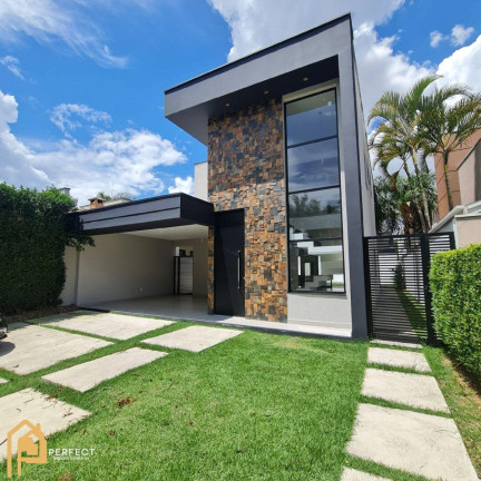 Casa com 3 Quartos à Venda, 242 m² em Vila Costa - Taubaté