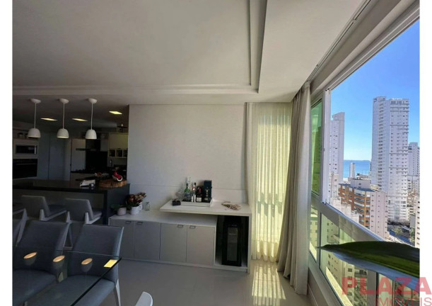 Imagem Apartamento com 3 Quartos à Venda, 221 m² em Centro - Balneário Camboriú Imagem Apartamento com 3 Quartos à Venda, 221 m² em Centro - Balneário Camboriú