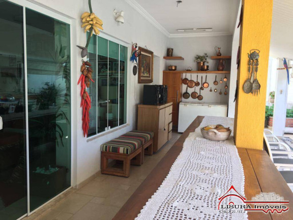 Imagem Casa com 4 Quartos à Venda, 207 m² em Jd Coleginho - Jacareí Imagem Casa com 4 Quartos à Venda, 207 m² em Jd Coleginho - Jacareí