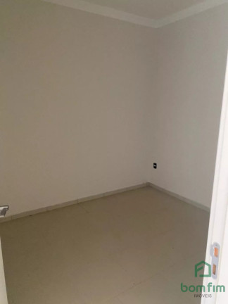 Imagem Casa com 2 Quartos à Venda, 60 m² em Olaria - Canoas