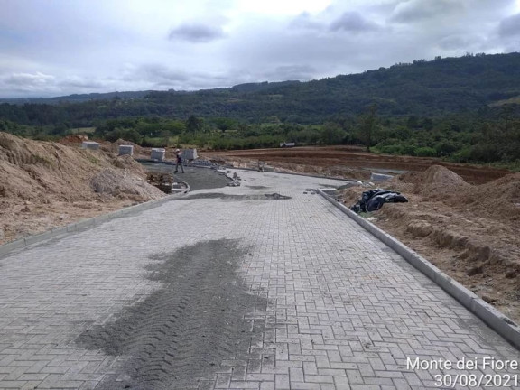 Imagem Terreno à Venda, 360 m² em Archimedes Naspolini - Criciúma Imagem Terreno à Venda, 360 m² em Archimedes Naspolini - Criciúma