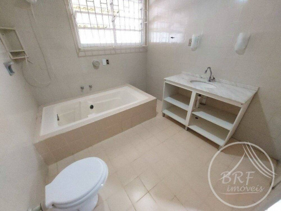 Imagem Casa com 3 Quartos à Venda, 261 m² em Balneário - Florianópolis Imagem Casa com 3 Quartos à Venda, 261 m² em Balneário - Florianópolis