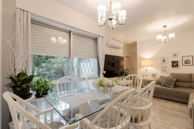 Imagem Imóvel com 2 Quartos à Venda, 75 m² em Petrópolis - Porto Alegre