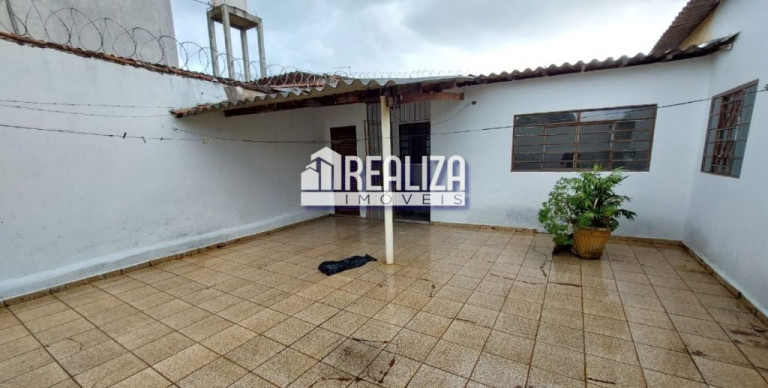 Imagem Casa com 3 Quartos à Venda, 200 m² em Serra Dourada - Uberaba Imagem Casa com 3 Quartos à Venda, 200 m² em Serra Dourada - Uberaba