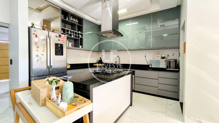 Imagem Casa com 3 Quartos à Venda, 300 m² em Residencial Brisas Da Mata - Goiânia Imagem Casa com 3 Quartos à Venda, 300 m² em Residencial Brisas Da Mata - Goiânia