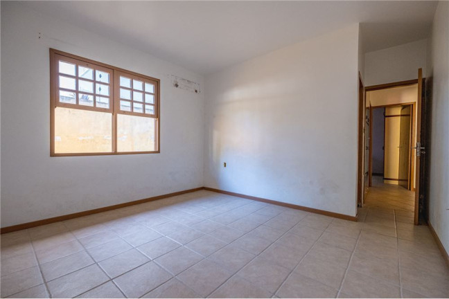 Imagem Casa com 6 Quartos à Venda,  em Córrego Grande - Florianópolis