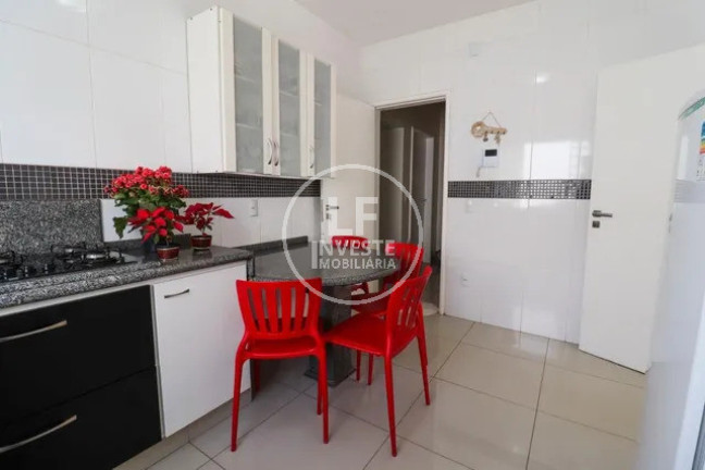 Imagem Casa com 4 Quartos à Venda, 360 m² em Jardim América - Goiânia
