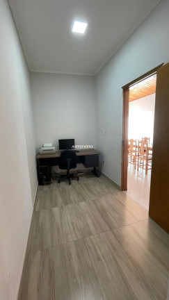 Imagem Casa com 2 Quartos à Venda, 94 m²