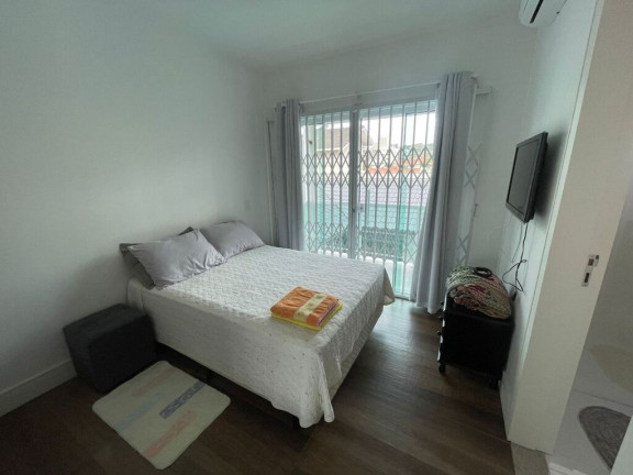 Imagem Casa com 4 Quartos à Venda, 232 m² em Governador Celso Ramos - Governador Celso Ramos