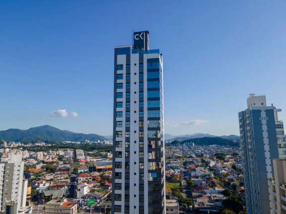 Sala Comercial à Venda, 48 m² em Centro - Balneário Camboriú