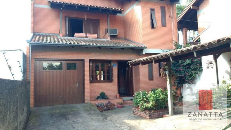 Sobrado com 3 Quartos à Venda,  em Centro - Esteio