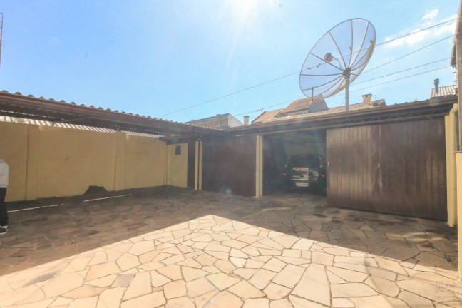 Imagem Casa com 7 Quartos à Venda, 330 m² em Nonoai - Porto Alegre