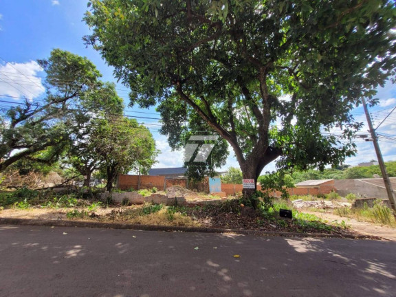 Casa à Venda, 402 m² em Parque São Paulo - Cascavel