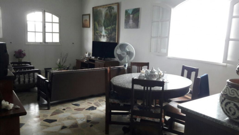 Imagem Imóvel com 9 Quartos à Venda, 650 m² em Centro - São Pedro Da Aldeia