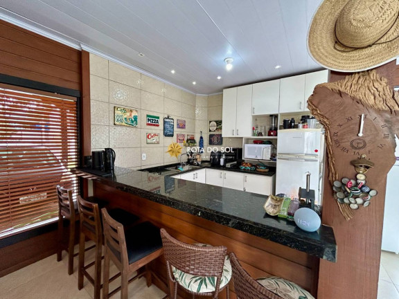 Imagem Casa com 4 Quartos à Venda, 350 m² em Mariscal - Bombinhas