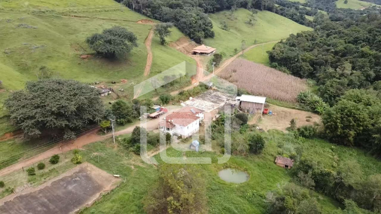 Imagem Imóvel com 4 Quartos à Venda, 120 m² em Santana De Caldas - Caldas
