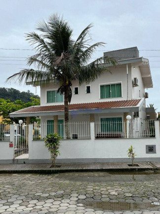 Sobrado com 6 Quartos à Venda, 243 m² em Centro - Penha