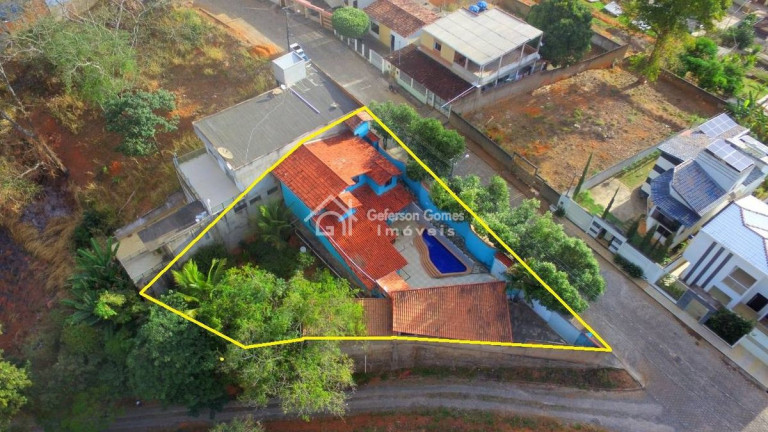 Imagem Casa com 3 Quartos à Venda, 208 m² em Centro - Mantena Imagem Casa com 3 Quartos à Venda, 208 m² em Centro - Mantena