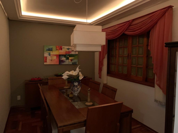 Casa com 5 Quartos à Venda, 390 m² em Bauru