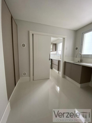 Imagem Apartamento com 4 Quartos à Venda, 237 m² em Barra Sul - Balneário Camboriú Imagem Apartamento com 4 Quartos à Venda, 237 m² em Barra Sul - Balneário Camboriú