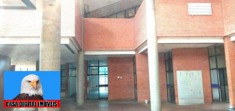 Sala Comercial à Venda, 2.400 m² em São Paulo
