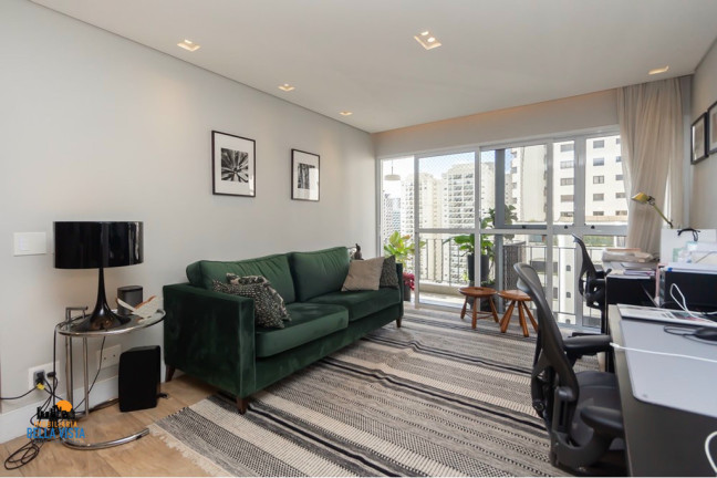 Apartamento com 4 Quartos à Venda,  em Moema - São Paulo